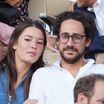 PHOTOS Thomas Hollande et Emilie Broussouloux amoureux tactiles, câlins et tendres caresses en tribunes de Roland-Garros