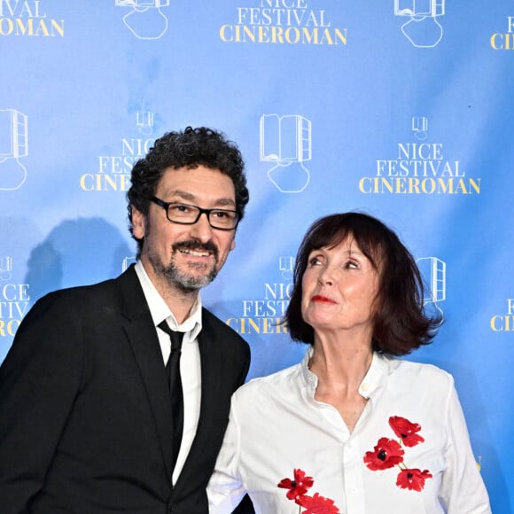 Elle vient de faire visiter une maison de famille située dans la ville de Camembert, dans l'Orne.
David Foenkinos et Sabine Azéma au photocall de la soirée du 8 octobre lors de la 4ème édition du festival Cinéroman à Nice. © Bruno Bebert / Bestimage