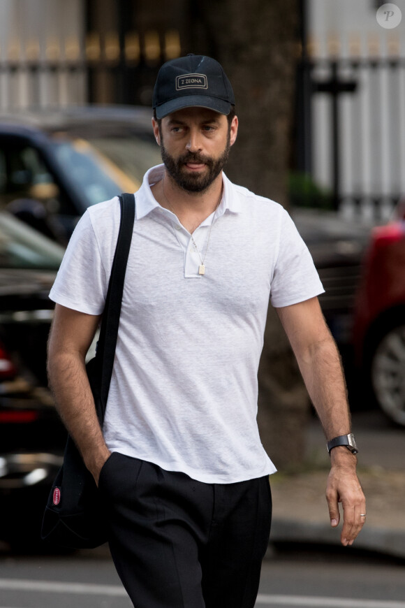 Benjamin Millepied arrive au théâtre des Champs Elysées pour la représentation de sa compagnie du L. A. Dance Project à Paris, France, le 20 avril 2018. 