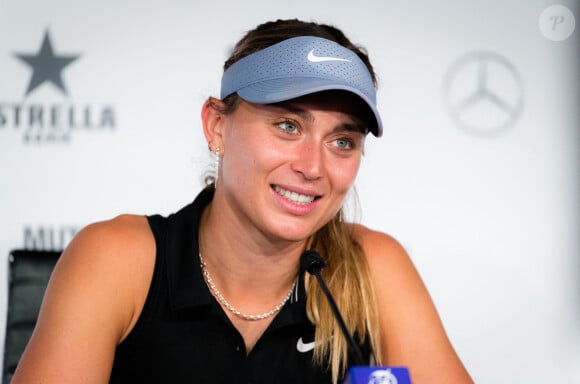 Paula Badosa bat Belinda Bencic (6 - 4, 7 - 5) et se qualifie pour la demi-finale de l'Open de tennis de Madrid, le 5 mai 2021. 