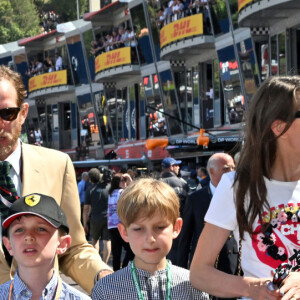 Khadja Nin, Andrea Casiraghi, Raphael Elmaleh, Sacha Casiraghi, Charlotte Casiraghi, Tatiana Santo Domingo - La famille princière de Monaco assiste aux séances d'essais qualificatives du 80ème Grand Prix de Monaco de Formule 1 à Monaco le 27 mai 2023. © Bruno Bebert/Bestimage 