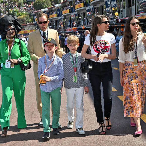 Khadja Nin, Andrea Casiraghi, Raphael Elmaleh, Sacha Casiraghi, Charlotte Casiraghi, Tatiana Santo Domingo - La famille princière de Monaco assiste aux séances d'essais qualificatives du 80ème Grand Prix de Monaco de Formule 1 à Monaco le 27 mai 2023. © Bruno Bebert/Bestimage 