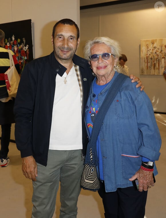 Zinedine Soualem, Veronique de Villele - Vernissage de l'exposition "Les couleurs de la mémoire" de Caroline Faindt à la mairie du 8e à Paris. Le 7 juin 2023. © Marc Ausset-Lacroix / Bestimage