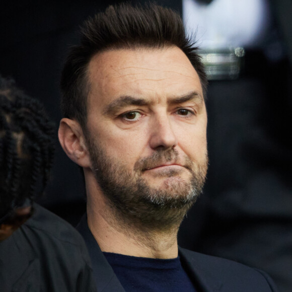 Cyril Lignac - People lors du match de football Ligue 1 Uber Eats PSG Vs Ajaccio (5-0) au Parc des Princes à Paris le 13 mai 2023. © Cyril Moreau / Bestimage  People at soccer game between PSG Vs Ajaccio (5/0) at Parc des Princes in Paris on 13/05/2023.