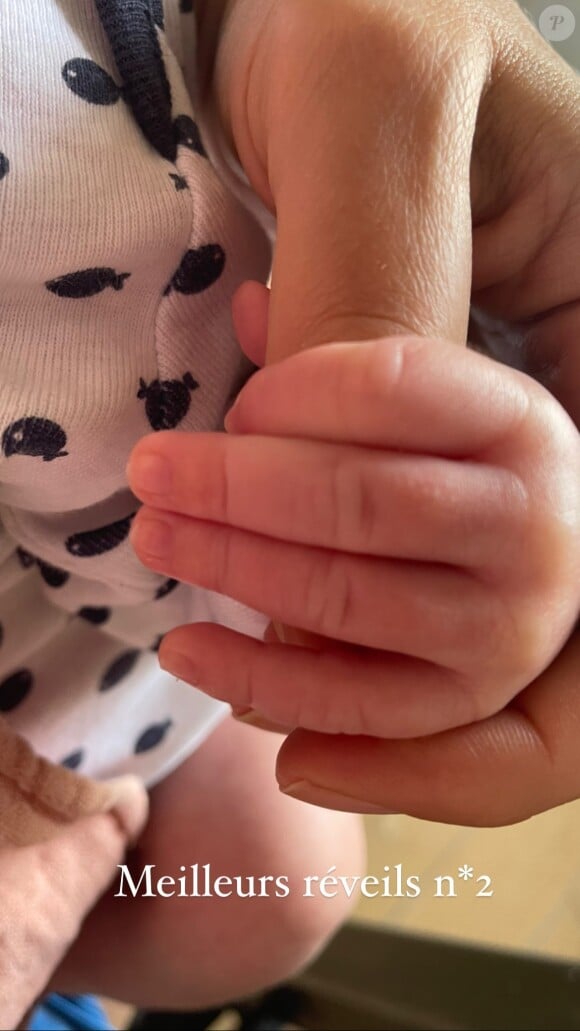 Elle a en effet posté une photo de la main du nourrisson, dont ni le prénom, ni le sexe n'ont été révélés.