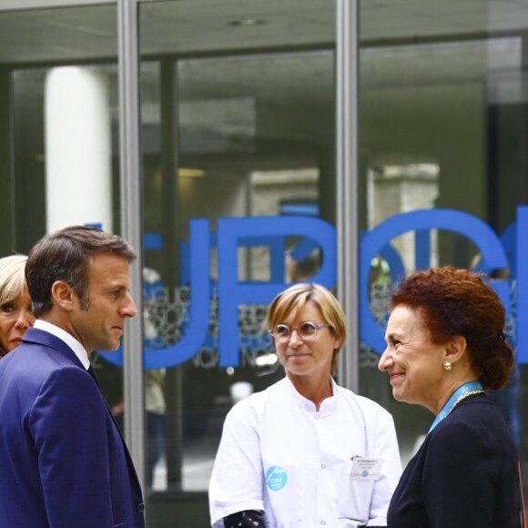 Emmanuel et Brigitte Macron se sont rendus au CHU de Grenoble
Le président Emmanuel Macron et sa femme Brigitte arrivent au CHU de Grenoble pour rencontrer les familles et les victimes de l'attaque de Annecy. Le 9 juin 2023. © Benoit Lagneux / Pool / Bestimage 