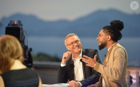 Après une querelle avec Jean Benguigui, qui l'accusait d'avoir emmener des amis à lui cachés dans le public pour le soutenir, il n'a pas digéré la réaction de Laurent Ruquier.
Exclusif - Laurent Ruquier et Fary (Humoriste) à l'enregistrement de l'émission "On n'est pas couché" à la Villa Domergue lors du 69ème Festival International du Film de Cannes le 18 mai 2016. La bande a Laurent Ruquier a investi la superbe villa Domergue sur les hauteurs de Cannes, pour le tournage d'une émission spéciale sur le cinéma lors du 69ème Festival International du Film de Cannes. L'émission sera diffusée samedi soir 21 mai sur France 2. © Giancarlo Gorassini / Veeren / Bestimage