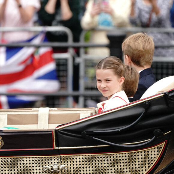 Le carrosse qui transporte la reine Camilla, George, Charlotte et Louis, ainsi que leur maman lors de la cérémonie "Trooping the color", le 17 juin 2023. Photo by Victoria Jones/PA Wire/ABACAPRESS.COM