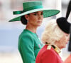 La princesse avait opté pour une robe et un chapeau verts.
La reine Camilla et Kate Middleton lors du Trooping the Colour à Londres le 17 juin 2023. Photo by Stephen Lock / i-Images/ABACAPRESS.COM