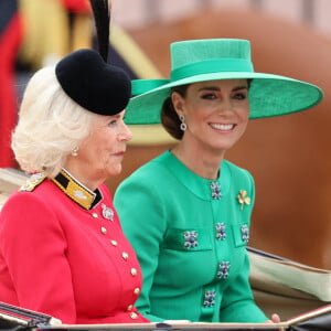 Kate Middleton était resplendissante lors du Trooping the Color.
La reine Camilla et Kate Middleton lors du Trooping the Colour à Londres. Photo by Stephen Lock / i-Images/ABACAPRESS.COM
