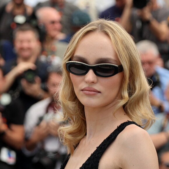 Lily Rose-Depp au photocall de "The Idol" lors du 76ème Festival International du Film de Cannes, le 23 mai 2023. © Jacovides / Moreau / Bestimage