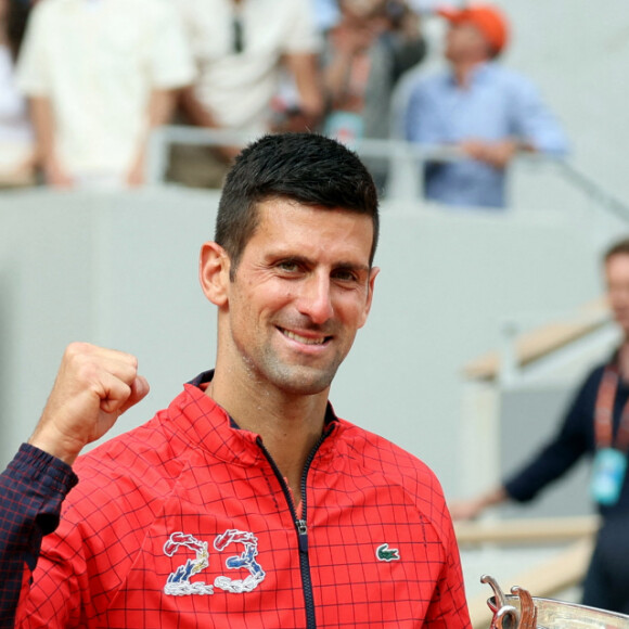 Novak Djokovic - Novak Djokovic remporte les Internationaux de France de tennis de Roland Garros 2023 face à Casper Ruud (7-6 [7-1], 6-3, 7-5) à Paris le 11 juin 2023. Novak Djokovic s'adjuge un 23ème titre record en Grand Chelem et dépasse Rafael Nadal, bloqué à 22 titres et forfait cette année. © Jacovides-Moeau/Bestimage