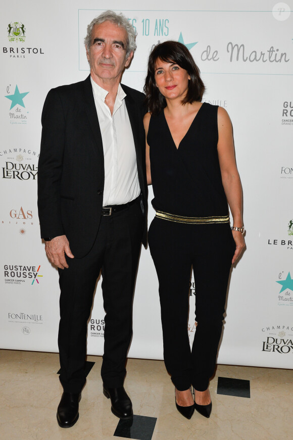 Raymond Domenech et Estelle Denis lors de l'anniversaire des 10 ans de l'Etoile de Martin à l'hôtel Le Bristol à Paris. L'association soutient la recherche sur les cancers de l'enfant et offre des moments de plaisir et de détente à des enfants hospitalisés. Paris, le 30 mars 2017. © Guirec Coadic/Bestimage