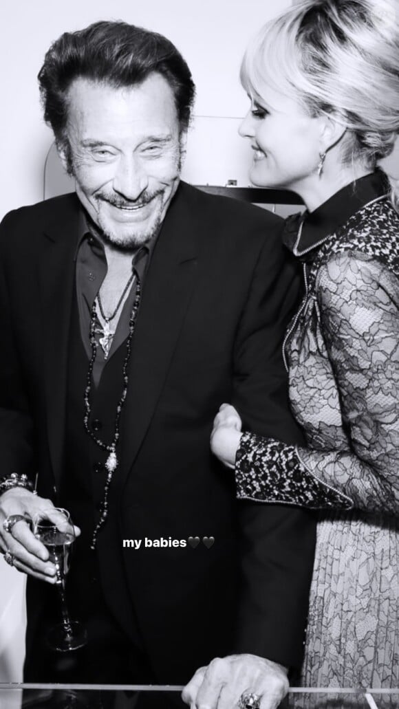 Joy Hallyday a rendu un bel homme à son père Johnny Hallyday.