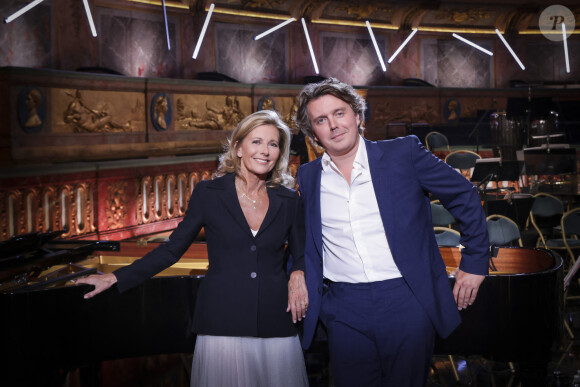 Pour orchestrer cette émission exceptionnelle, Claire Chazal sera aux commandes de cet épisode. 
Exclusif - Rendez-vous avec Claire Chazal et Alex Vizorek lors de l'enregistrement de l'émission "Le grand échiquier : Francophonie", diffusée le 16 juin sur France 2 © Jack Tribeca / Bestimage