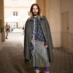 Il était entouré de plusieurs stars dont Jared Leto.
Jared Leto - Sorties du défilé de mode prêt-à-porter automne-hiver 2023/2024 "Vivienne Westwood (Andreas Kronthaler for Vivienne Westwood)" lors de la Fashion Week de Paris. Le 4 mars 2023 