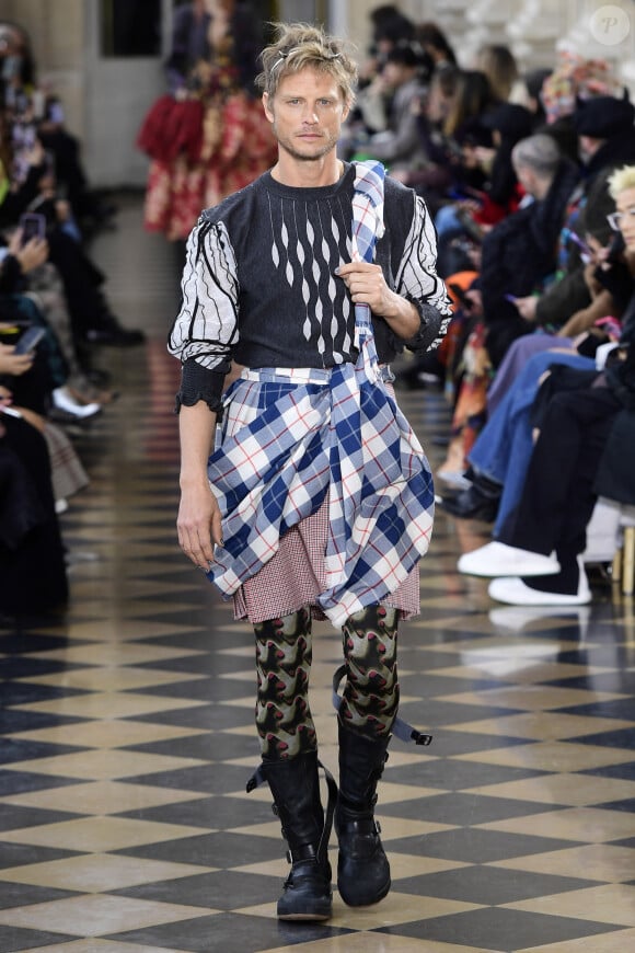 Cela faisait quelque temps qu'il n'était plus apparu publiquement. 
Arnaud Lemaire - Défilé de mode prêt-à-porter automne-hiver 2023/2024 "Vivienne Westwood (Andreas Kronthaler for Vivienne Westwood)" lors de la Fashion Week de Paris. Le 4 mars 2023 