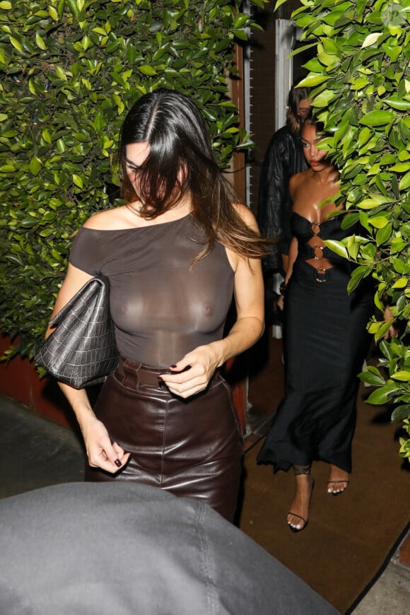 Le 13 juin 2023, Kendall Jenner s'est rendue au restaurant italien Giorgio Baldi.
Exclusif - Kendall Jenner à la sortie du restaurant "Giorgio Baldi" à Los Angeles, le 13 juin 2023.