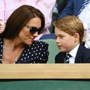 Catherine (Kate) Middleton, duchesse de Cambridge, avec le prince George de Cambridge dans les tribunes de la finale du tournoi de Wimbledon, le 10 juillet 2022. © Ray Tang/Zuma Press/Bestimage 