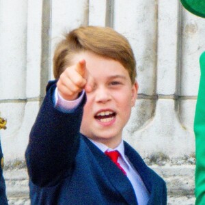 Il a reconnu tous les avions
Le prince George de Galles - La famille royale d'Angleterre sur le balcon du palais de Buckingham lors du défilé "Trooping the Colour" à Londres. Le 17 juin 2023