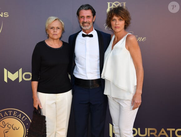 Muriel Robin et sa femme Anne Le Nen, Patrick Mouratoglou - 9e gala étoilé Patrick Mouratoglou au profit de la Fondation Champ'seed à la Mouratoglou Academy. Le 18 juin 2023.
