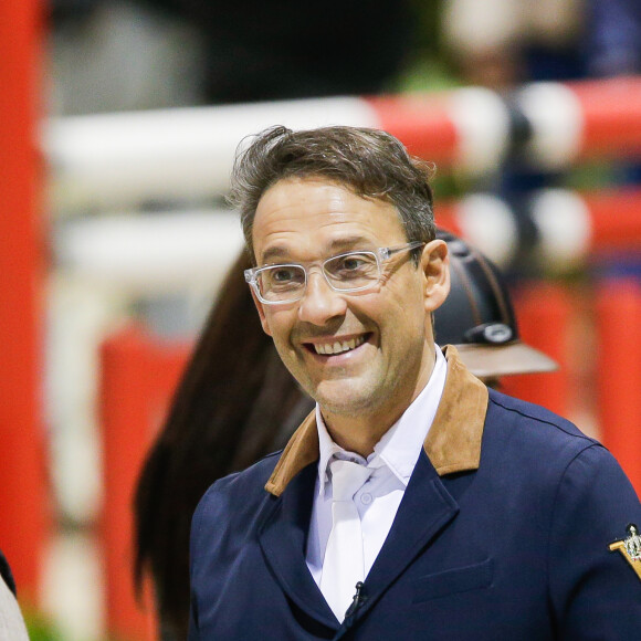 Exclusif - Prix Spécial - Lola Courbet, la fille de l'animateur Julien Courbet, en reconnaissance avec son père au jumping international de Bordeaux pour l'épreuve partenaire le 5 février 2016. Lola Courbet monte pour son partenaire Victory Horse. © Thibaud Moritz/Quentin Salinier/Bestimage