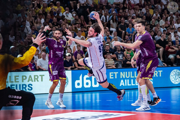 Un match qui opposait les allemands de Magdebourg aux polonais de Kielce
 
Veron Nacinovic (Montpellier Handball) - Finale de la coupe de France de Handball : Le HBC Nantes bat Montpellier et décroche la deuxième Coupe de France de son histoire le 11 juin 2023. © Baptiste Autissier / Panoramic / Bestimage