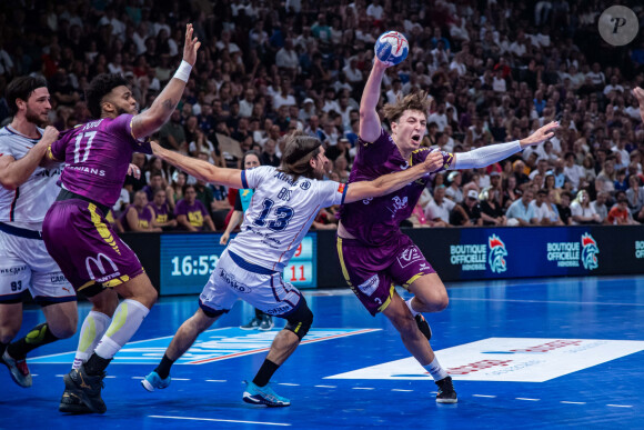 Malheureusement, le journaliste polonais n'a pas pu être réanimé et les hommages ont été nombreux
 
Thibault Briet (HBC Nantes) - Finale de la coupe de France de Handball : Le HBC Nantes bat Montpellier et décroche la deuxième Coupe de France de son histoire le 11 juin 2023. © Baptiste Autissier / Panoramic / Bestimage