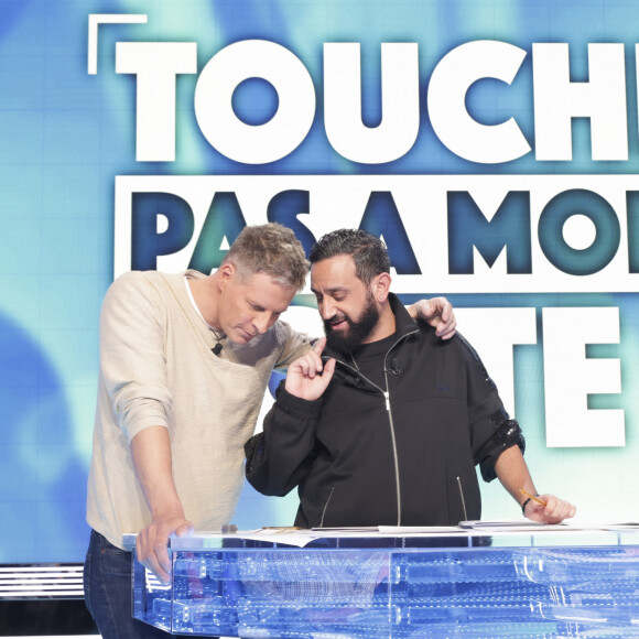 Exclusif - Matthieu Delormeau, Cyril Hanouna sur le plateau de l'émission TPMP (Touche Pas à Mon Poste) présentée en direct par C.Hanouna et diffusée sur C8 - Paris le 9 janvier 2023 - © Jack Tribeca / Bestimage