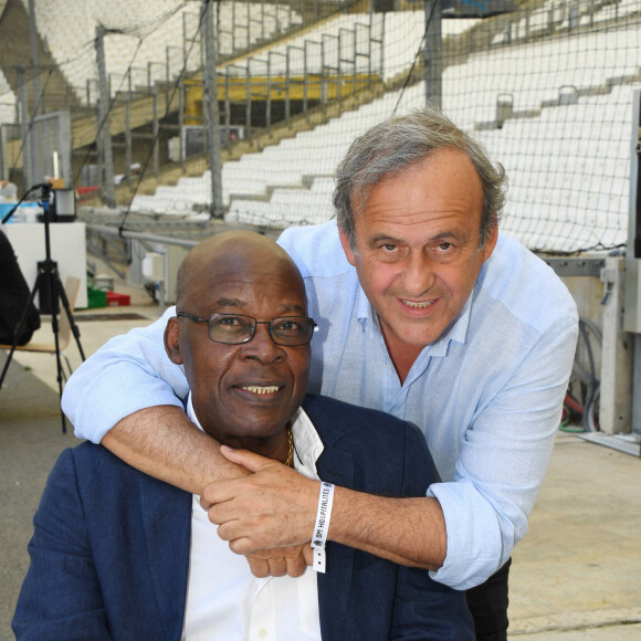 Michel Platini - Marius Tresor - L'équipe de France de football de 1984 rend hommage à Michel Hidalgo à l'Orange Vélodrome à Marseille, le 26 juin 2021. L'ancien entraîneur a disparu le 26 mars 2020. © Jean Bibard / Panoramic / Bestimage