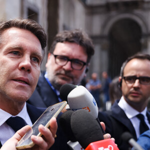 Il veut cependant leur laisser du temps.
Emmanuel-Philibert de Savoie - Obsèques de Silvio Berlusconi en la cathédrale métropolitaine de la Nativité-de-la-Sainte-Vierge-Marie ("Duomo") à Milan, Italie, le 14 juin 2023. © LaPresse/Panoramic/Bestimage 
