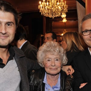 La journaliste a ironisé en expliquant avoir obtenu un poste grâce à son amant. Une drôle de révélation !
Exclusif - Christophe Beaugrand, Claude Sarraute et Laurent Ruquier - Projection au theatre Antoine du documentaire sur Laurent Ruquier "On ne demande qu'a le connaitre" que Gerard Miller a realisé pour France 2 (diffusion entre noel et le jour de l'an) a Paris le 2 Decembre 2012.