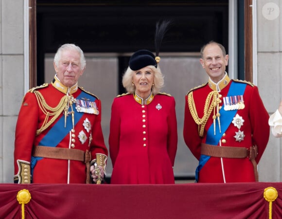 Le roi Charles III, la reine consort Camilla Parker Bowles, le duc Edward d'Edimbourg - La famille royale d'Angleterre sur le balcon du palais de Buckingham lors du défilé "Trooping the Colour" à Londres. Le 17 juin 2023