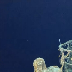 Les opérations de recherche se poursuivent pour tenter de retrouver les explorateurs
Le fondateur et PDG de la société Ocean Gate, Stockton Rush, présente son sous-marin "Titan".  © JLPPA/CBC/Bestimage