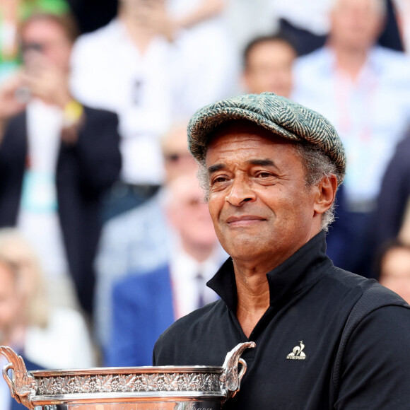 Au mois de mai dernier, on apprenait que Yannick Noah avait retrouvé l'amour

Yannick Noah - Novak Djokovic remporte les Internationaux de France de tennis de Roland Garros 2023 face à Casper Ruud (7-6 [7-1], 6-3, 7-5) à Paris le 11 juin 2023. Novak Djokovic s'adjuge un 23ème titre record en Grand Chelem et dépasse Rafael Nadal, bloqué à 22 titres et forfait cette année. © Jacovides-Moeau/Bestimage