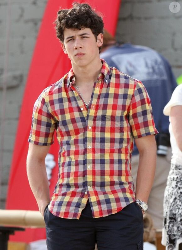 Nick et Kevin, du groupe Jonas Brothers, sur le tournage de leur série JONAS, pour Disney Channel, lundi 1er mars.