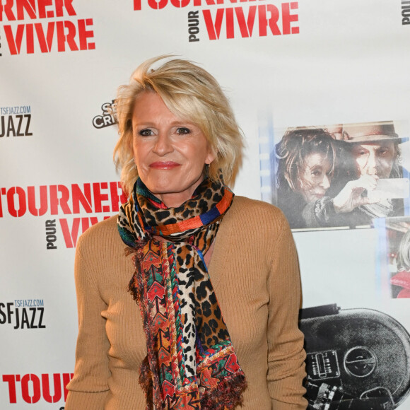 Sophie Davant - Photocall à la première du film "Tourner pour vivre" sur la vie cinématographique du réalisateur C.Lelouch à Paris le 25 avril 2022. © Coadic Guirec / Bestimage 