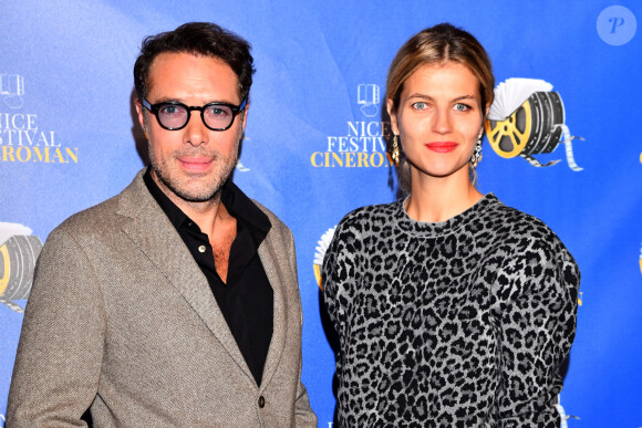 Nicolas Bedos, le président du Jury, et sa compagne Pauline Desmonts lors de la soirée de clôture de la 3eme édition du Festival Cinéroman à Nice, le 24 octobre 2021.  © Bruno Bebert / Bestimage 