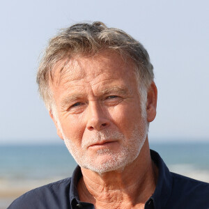 Pour faire rire, Franck Dubosc a frolé la mort 
Franck Dubosc au photocall du film "Nouveau départ" lors du 37ème festival du film de Cabourg à Cabourg, France. © Coadic Guirec/Bestimage 