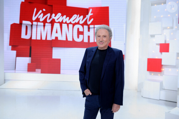 Exclusif - Michel Drucker - Enregistrement de l'émission "Vivement dimanche" au studio Gabriel, présentée par M.Drucker, diffusée sur France 3 le 4 septembre 2022. © Guillaume Gaffiot / Bestimage