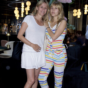 Exclusif - Sarah Lavoine et sa fille Yasmine Lavoine - Soirée d'été sur la terrasse "Secrète" du restaurant du Roch Hotel & Spa à Paris. ©Julio Piatti / Bestimage