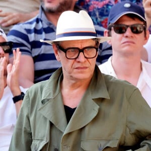 Marc Lavoine peut etre fier de sa fille Yasmine, qu'il a eue avec Sarah Poniatowski.
Marc Lavoine et son fils Roman dans les tribunes des Internationaux de France de tennis de Roland Garros. © Jacovides-Moreau/Bestimage