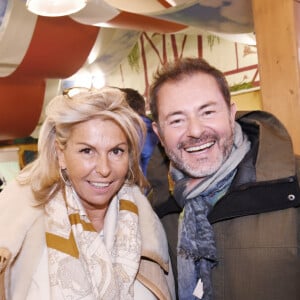 Exclusif - Caroline Margeridon et Jérôme Anthony au lancement de l'édition 2022 de La Foire du Trône avec le parrain Jean-Luc Reichmann, au profit de l'association La Voix de l'Enfant, à Paris, France, le 1er avril 2022. En achetant un bracelet à 10 euros les visiteurs bénéficieront d'une réduction de 50% sur tous les manèges. A chaque bracelet acheté, le montant sera directement reversé à La Voix de l'Enfant. © Rachid Bellak/Bestimage