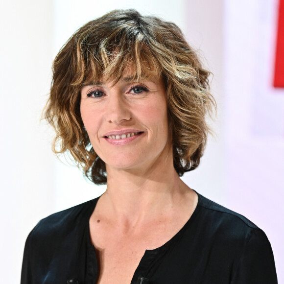 "On ne fait pas des enfants pour pas les voir", expliquait-elle au magazine.
Exclusif - Cécile De France - Enregistrement de l'émission "Vivement Dimanche" au Studio Gabriel à Paris, présentée par M.Drucker et diffusée le 11 décembre sur France 3 © Guillaume Gaffiot / Bestimage 