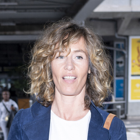 Cécile de France - Les célébrités arrivent à l'aéroport Nice Côte d'Azur lors du 76ème Festival International du Film de Cannes, à Nice, France, le 20 mai 2023. © Da Silva-Perusseau/Bestimage 