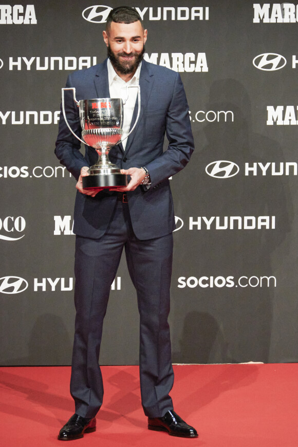Désormais partie en Arabie saoudite, Karim Benzema passe beaucoup de temps en famille, pour le plus grand plaisir de son petit Nouri !
 
Karim Benzema - - Remise des prix Marca magazine soccer awards 2022 au théâtre Goya à Madrid 28 septembre 2022.