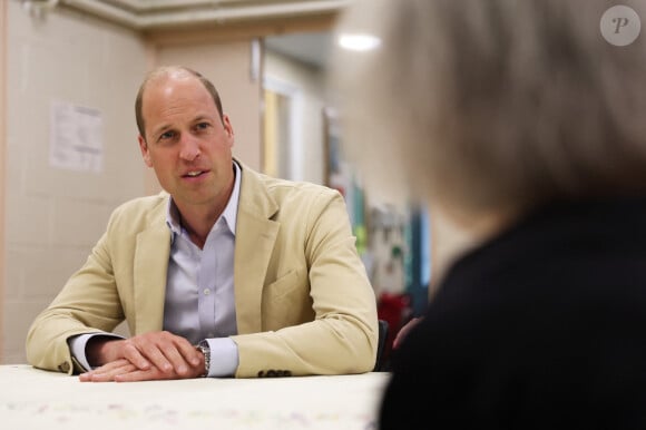 Le prince William, prince de Galles, lors d'une visite à l'association Reach Up Youth au centre Verdon Recreation à Sheffield, Royaume-Uni, le 27 juin 2023.