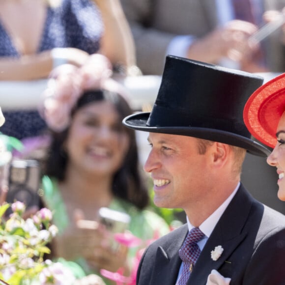 Mais cette fois, sa femme l'avait laissé profiter d'une soirée entre hommes.
Le prince William, prince de Galles, et Catherine (Kate) Middleton, princesse de Galles - La famille royale britannique au meeting hippique Royal Ascot à Ascot, le 23 juin 2023.