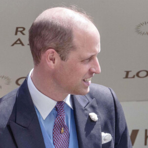 BGUK_2672794 - ASCOT, UNITED KINGDOM - Dressed in a striking scarlet Alexander McQueen gown, the Princess of Wales playfully tapped Prince William on the backside as they prepared to present a trophy on the thrilling penultimate day of Royal Ascot. Pictured: Royal Ascot