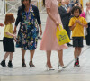 Elle a en effet rencontré tout un groupe d'élèves qui lui ont fait un câlin.
Kate Middleton, princesse de Galles et marraine du V&A, en visite au Young V&A à Bethnal Green, dans l'est de Londres, avant sa réouverture public samedi. 28 juin 2023 à Londres.